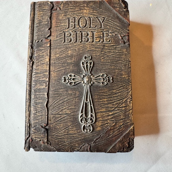 Vintage Holy Bible Trinket Box Religious Jewelry Keepsake Box Cross Lid - Picture 3 of 6